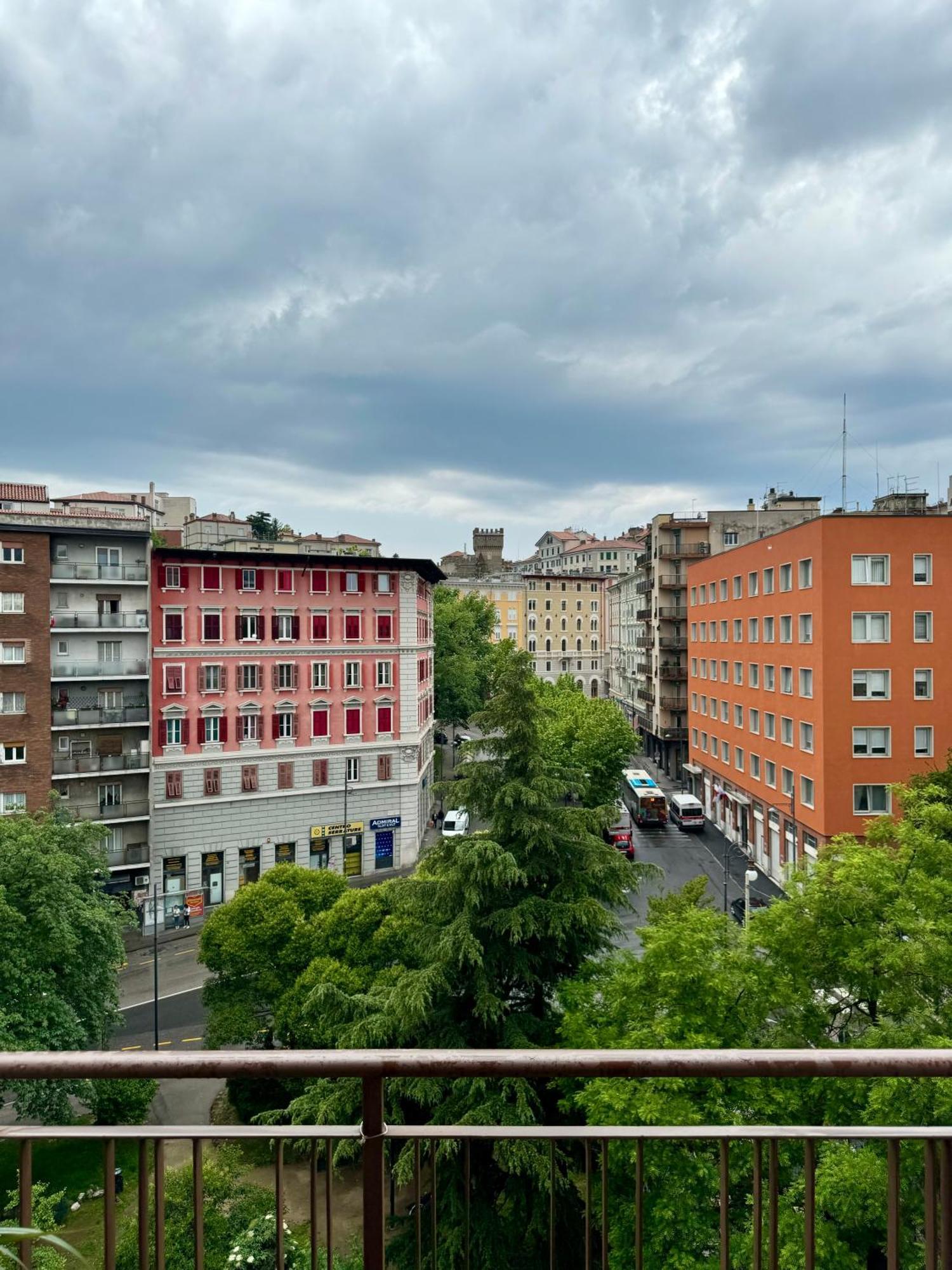 Maison Floran Appartamento In Centro A Trieste Exterior foto